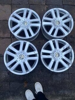 ALU kola VW Škoda 5x112 17 rovné v pořádkukola kontroluji -