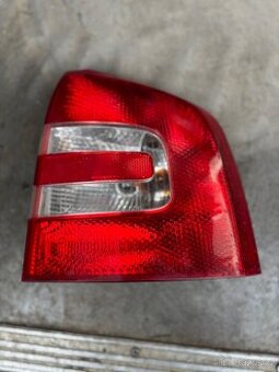 Škoda Octavia 2 - zadní pravé světlo