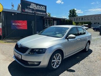 Škoda Octavia 1.4 TSi Elegance, Xenony