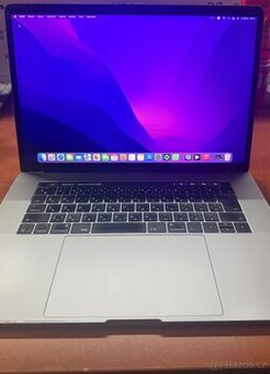 MacBook Pro 15" (2016) – i7 / 16 GB RAM / Retina displej