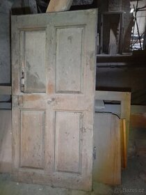 Staré Dřevěné dveře a futra