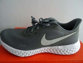 Nike Revolution 5 tenisky BQ3204