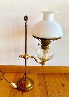 Stará těžká mosazná lampa ve stylu petrolejky