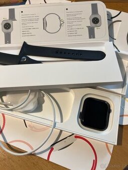Apple Watch SE 2024 - 1
