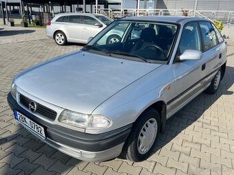 Opel Astra 1,6 55kw 96000km Rok 2000