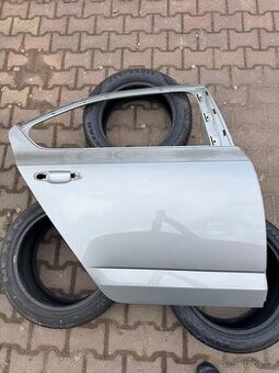 Škoda Octavia III liftback pravé zadní dveře