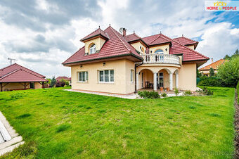 Prodej vily a apartmánu, 350m² s dvougaráží na pozemku 1600m