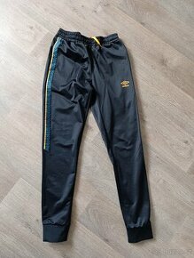 Tepláky Umbro vel. 170