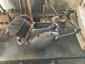 motor ČZ 125
