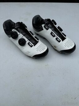 Cyklistické tretry Force 38