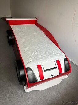 Dětská postel auto