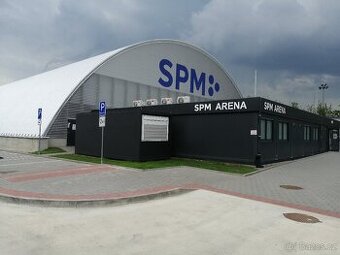 Rolbař/ledař na zimním stadiónu