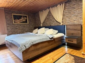 Manželská postel z masivu