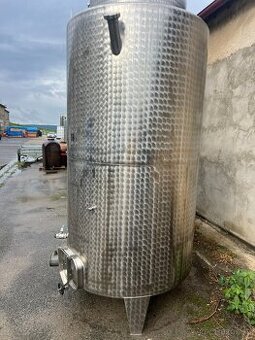 NAKVÁŠECÍ NÁDRŽ 4000L
