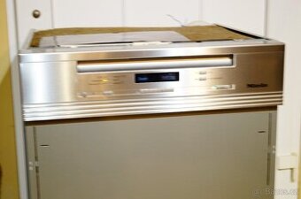 Miele vestavná nerezová myčka G 6410 SCi, tři koše