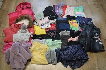 Balík dívčího oblečení, 50 ks, vel. 158