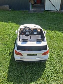 Elektrické autíčko Mercedes Benz GLS 63 Lakované bílé