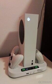 XBOX Series S + příslušenství