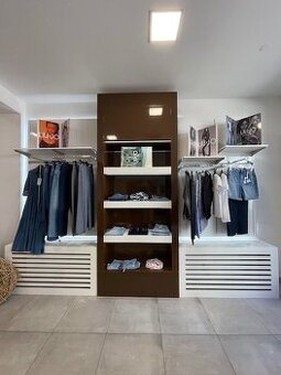 Prodám vybavení butiku