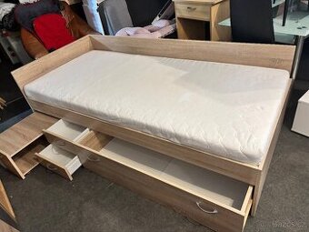 Dětská postel s matraci