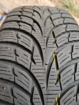 Zimní pneu Nokian 185/60 R15, plechové disky