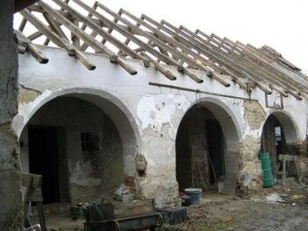 Sháním dřevo za odvoz - trámy, sloupky, krov, desky, prkna