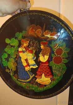 Dekorativní talíř