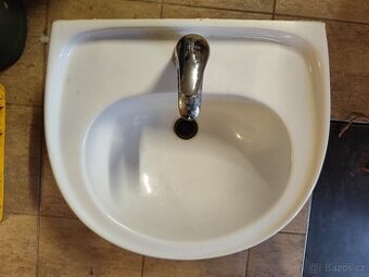 Umyvadlo Jika 55 x 47 cm včetně baterie