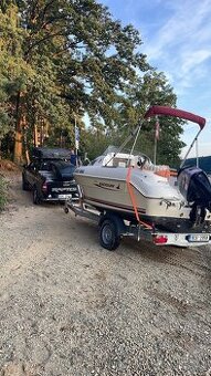 Motorová kajutová loď