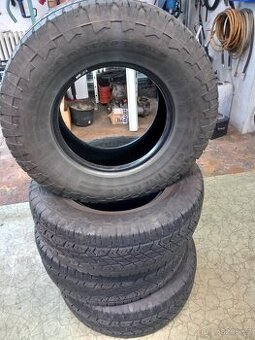 Pneu pro SUV 255/70/15,sada 900kc