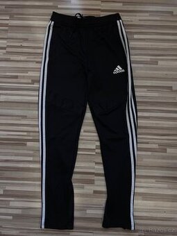 Adidas sportovní teplaky 164