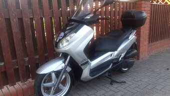 Yamaha X-Max 125