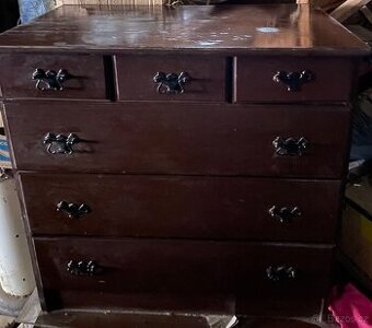 Zachovalá komoda