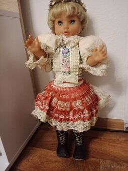 Retro krojovaná panenka
