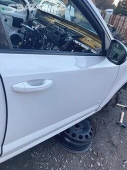 Pravé přední dveře škoda octavia 3