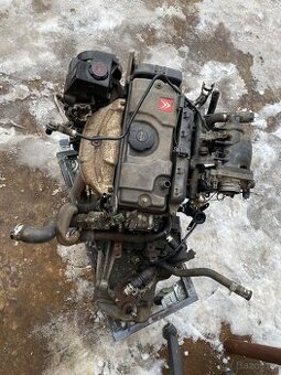 Motor Peugeot / Citroen 1,6 65kw benzin
