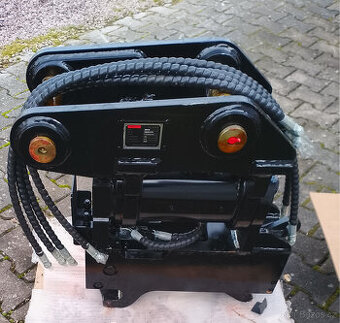 powertilt na stroje Jcb 3cx naklápěcí hlava