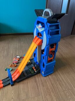 Garáž na autíčka