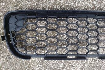 Volvo S80 - středová mřížka předního nárazníku