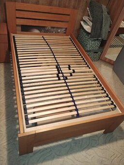 Prodej postele s roštem i matrací
