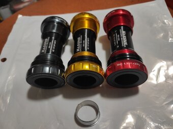 Ložiskové středy pro  dutou osu 24mm