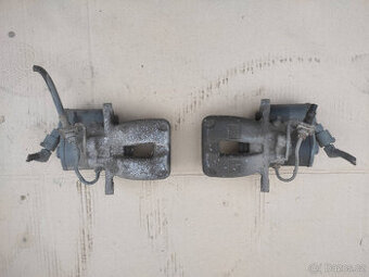 ZADNÍ BRZDIČ + EL. MOTOREK BRZDY - VW PASSAT B6