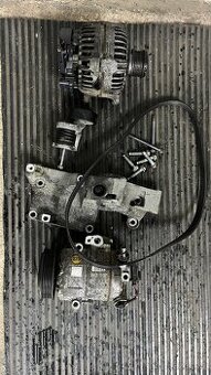 Kompresor klimatizace + držák alternátoru Fabia 6Y RS 96 kW