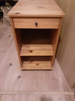 Ikea skříňka  noční stolek Leksvik