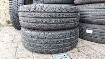 Pneu letní, 2 ks, rozměr 205/65/15C, 102/100T, zn. UNIROYAL