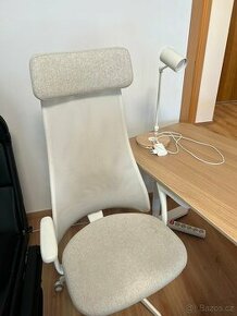 Kancelářská židle s područkami IKEA