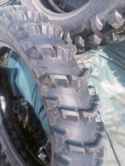 Pneu 110/100-18, - 1