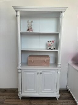 Velká sleva - Dětský dívčí nábytek + zdarma stolek a židle