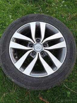 Hyundai i40, i30