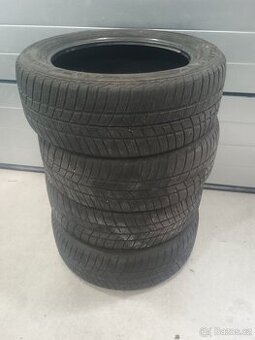 Zimní pneu Barum Polaris 5 215/55 R17 V XL